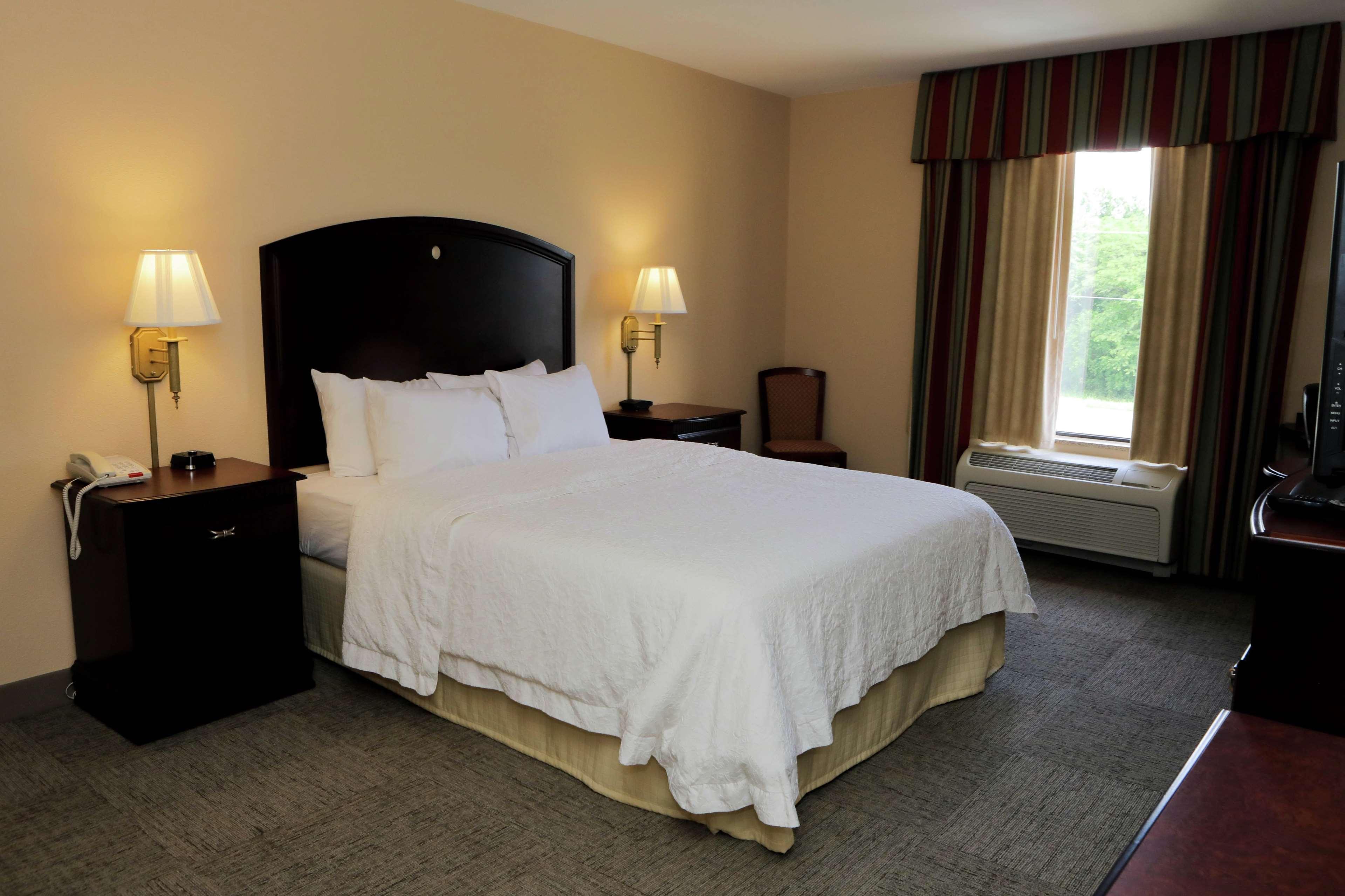Hampton Inn By Hilton Clinton Bagian luar foto