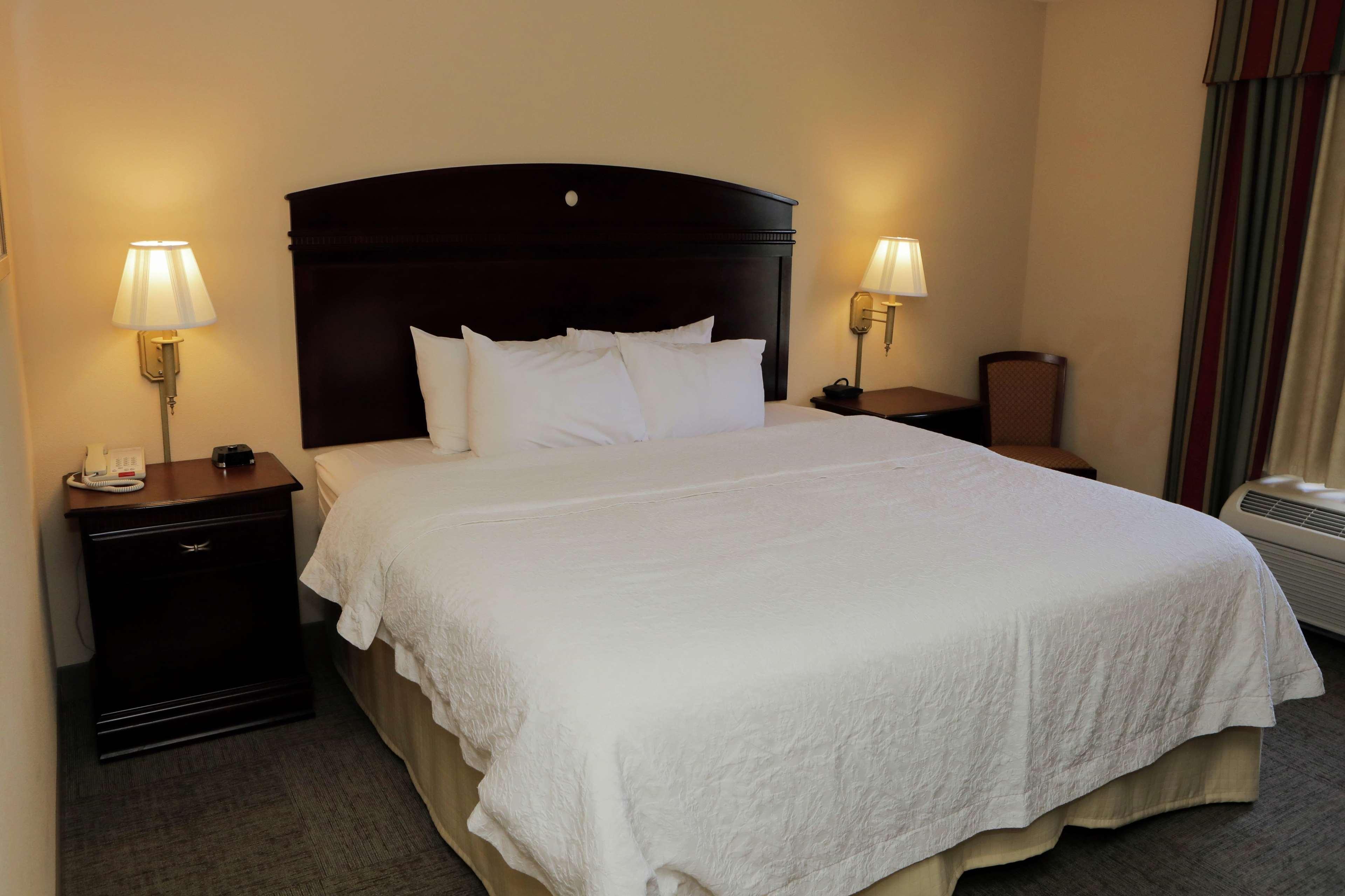 Hampton Inn By Hilton Clinton Bagian luar foto